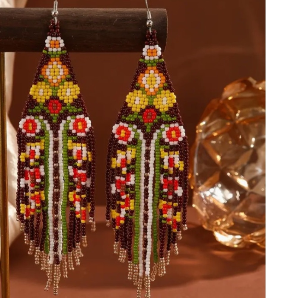 Boho floral 🌻 seed beaded drop earrings